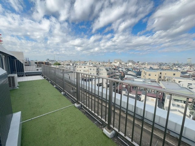 【バルコニー】 | イニシアイオ目黒学芸大学 | ルーフバルコニーです