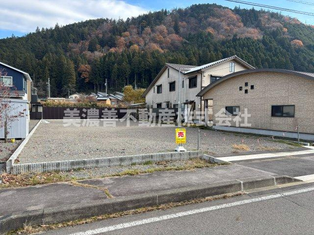 ６６２９２　郡上市大和町河辺土地の外観
