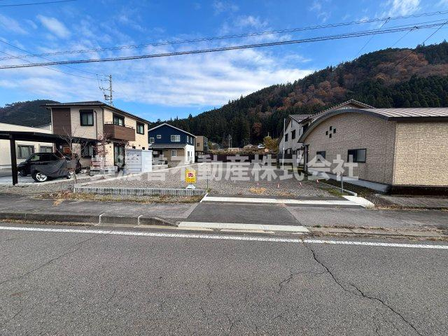 ６６２９２　郡上市大和町河辺土地の外観