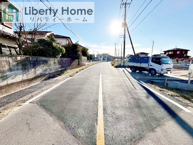 つくばみらい市板橋　売地　91坪の前面道路含む現地写真