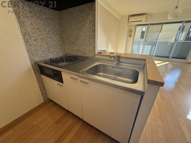 2口ガスコンロ付きのカウンターキッチン