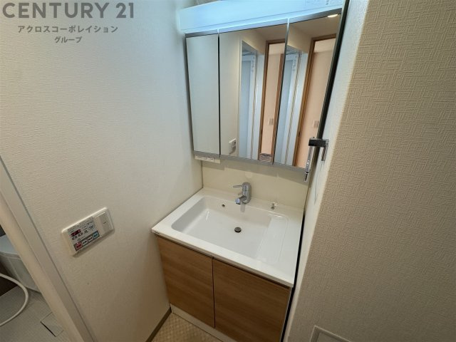 室内に洗濯機置き場があります