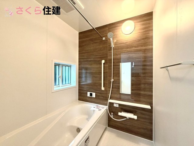 ハートフルタウン岩曽町1428番　A号棟の浴室|1坪タイプの浴室は、浴室暖房乾燥機付きでヒートショック対策や梅雨時期のお洗濯の乾燥に大活躍です◎