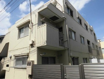 【外観】 | ハイツカメリア | 鉄筋コンクリート造のがっちりとした建物。