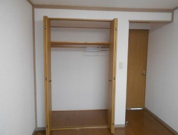 【収納】 | ハイツカメリア | クローゼット完備。