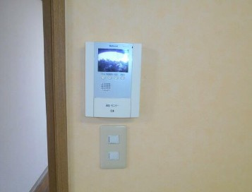 【セキュリティ】 | ハイツカメリア | モニター付きインターホンで防犯面も安心です！