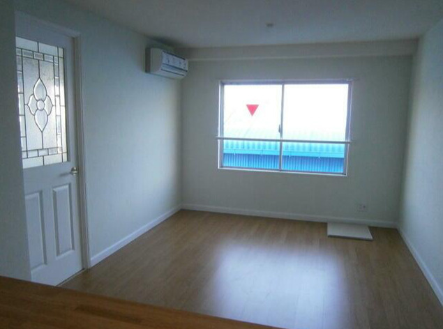 イルマーレ壱番館の居間・リビング