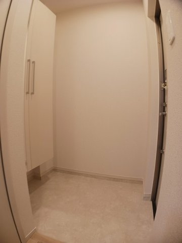 ルポ舞子弐番館の玄関