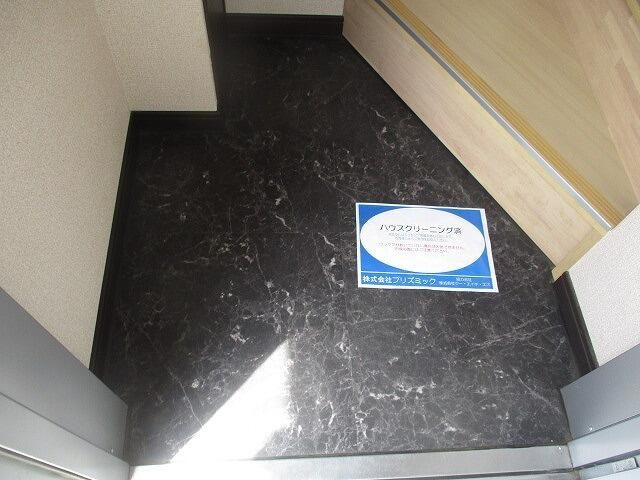 ヴィラセゾン船橋本町の玄関