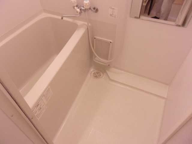 ヴィラセゾン船橋本町の浴室