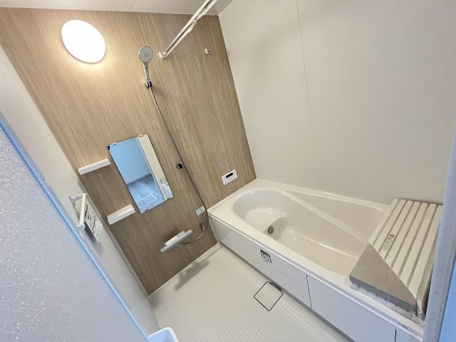 【内装】 | 春日市須玖南3丁目1期　1号棟（全2棟）【仲介手数料無料・0円】 | 施工例。浴室です。施工例は完成時と異なる場合があります。