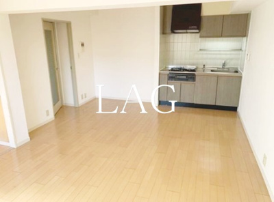 【居間・リビング】 | グランバリュー羽田 | 洋室のお部屋です。