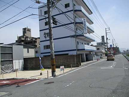 佐伯区五日市中央５丁目の前面道路含む現地写真
