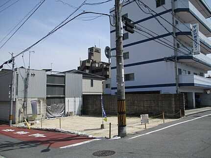 佐伯区五日市中央５丁目の前面道路含む現地写真