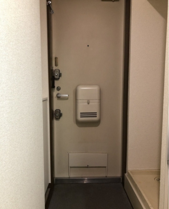 立花ハイツ　礼金０　テラス　角部屋　南西角住戸の玄関