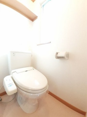 【トイレ】 | メゾン・ラ・ジェルメ | コンパクトで使いやすいトイレです