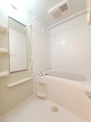 【浴室】 | メゾン・ラ・ジェルメ | 日々の疲れを癒すお風呂付です