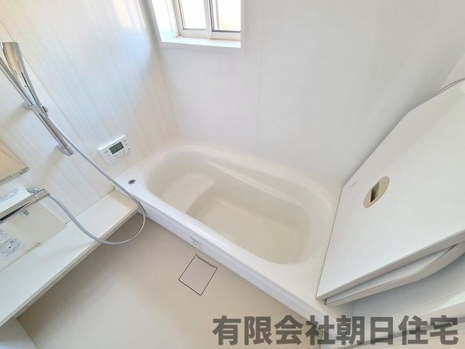 【浴室】 | 乃白町 中古戸建 ２世帯住宅 田和山商業ゾーン近く | お風呂で日々の疲れを落としましょう