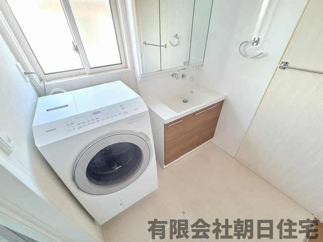 【独立洗面台】 | 乃白町 中古戸建 ２世帯住宅 田和山商業ゾーン近く | 独立洗面台、朝の身支度には欠かせません