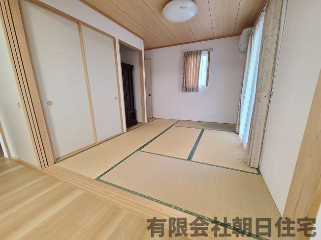 【和室】 | 乃白町 中古戸建 ２世帯住宅 田和山商業ゾーン近く | 日本らしい落ち着いた雰囲気の和室です