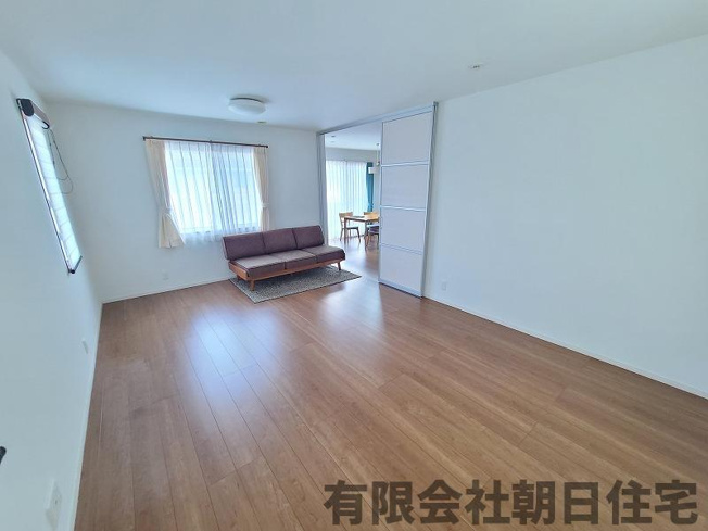 【洋室】 | 乃白町 中古戸建 ２世帯住宅 田和山商業ゾーン近く | きれいな洋室です