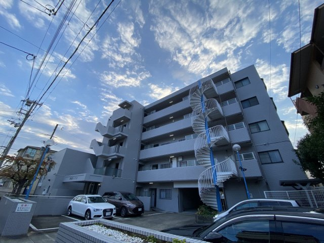 東灘ハイツの外観