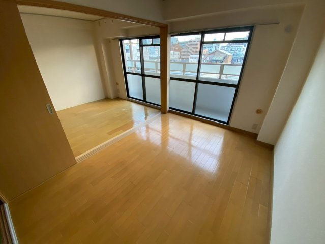 東灘ハイツの居間・リビング