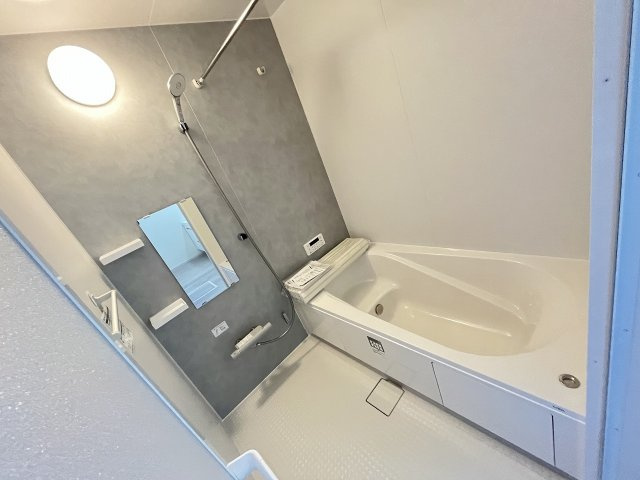 【内装】 | 春日市須玖南3丁目1期　2号棟（全2棟）【仲介手数料無料・0円】 | 施工例。浴室です。施工例は完成時と異なる場合があります。