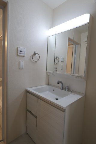 《仲介手数料無料》北区植竹町１丁目540-3新築一戸建てリーブルガーデンの独立洗面台