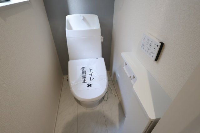 《仲介手数料無料》北区植竹町１丁目540-3新築一戸建てリーブルガーデンのトイレ|2階