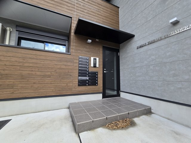 FOREST TERRACE CHIBADERAのエントランス