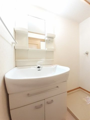 【洗面所】 | ベル・ジュネス | 広い洗面スペース