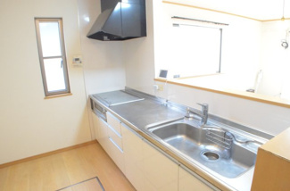 【キッチン】 | さいたま市西区水判土　中古戸建 | 家族とのコミュニケーションが取りやすいカウンターキッチンです。