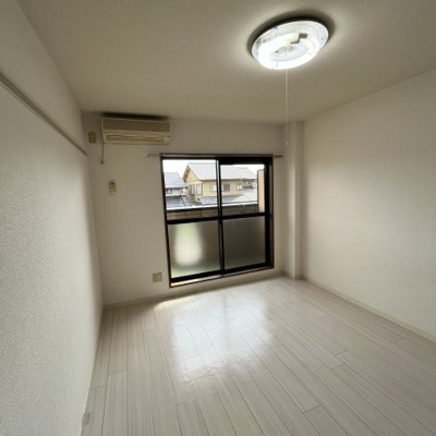 【居間・リビング】 | スーリールⅡ番館