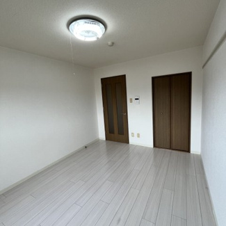 【居間・リビング】 | スーリールⅡ番館