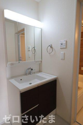 《仲介手数料無料》北区植竹町１丁目540-3新築一戸建てリーブルガーデンの独立洗面台