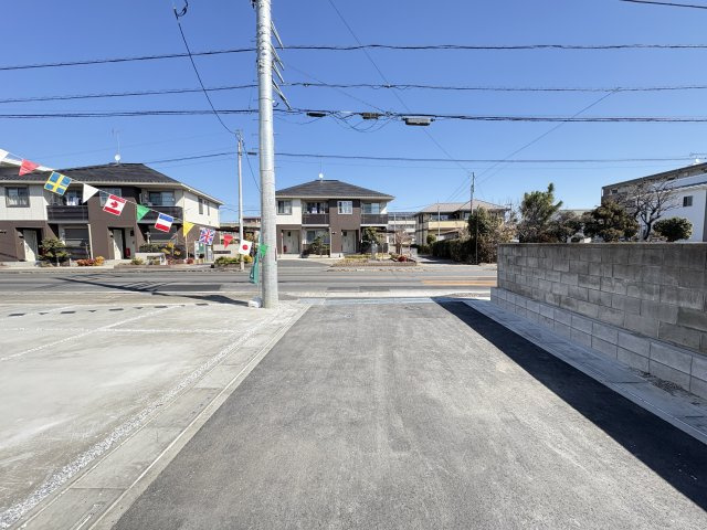 【前面道路含む現地写真】 | 熊谷市万平町第3   LiveleGarden.s　新築戸建　全4棟　4号棟