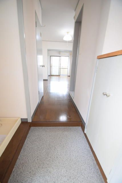 コーポハマの玄関