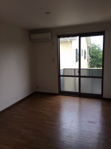 ファミーユワイズの居間・リビング