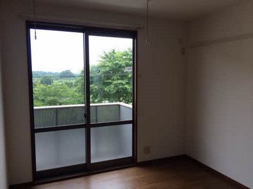 ファミーユワイズの居間・リビング