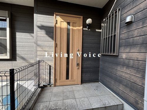 【玄関】 | 【仲介手数料０円】伊勢原市高森台1丁目　中古一戸建て | 伊勢原市高森台1丁目　中古一戸建て