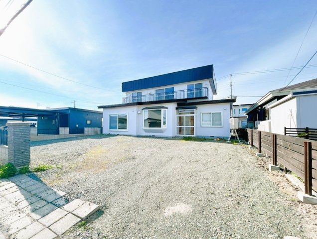 北見市北進町２丁目７番４号　中古売家の駐車場|【リフォーム済】駐車場です。普通車4台駐車可能です。