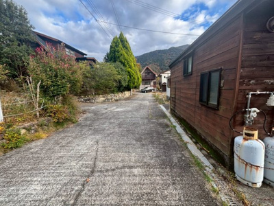 【前面道路含む現地写真】 | 西脇市黒田庄町門柳　戸建て1