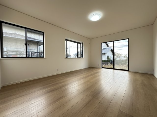 神戸市垂水区多聞台１丁目戸建の居間・リビング