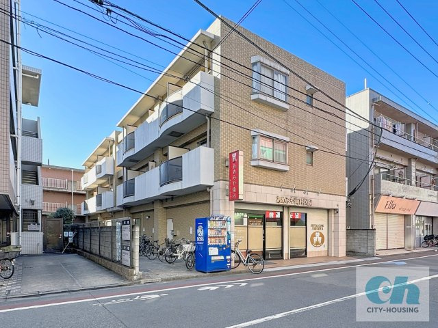 ファミーユ 308号室の外観