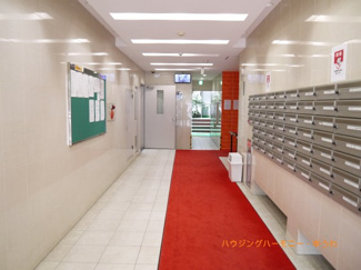 【その他共用部分】 | 清潔感と歓迎感があるエントランスホールとなります。