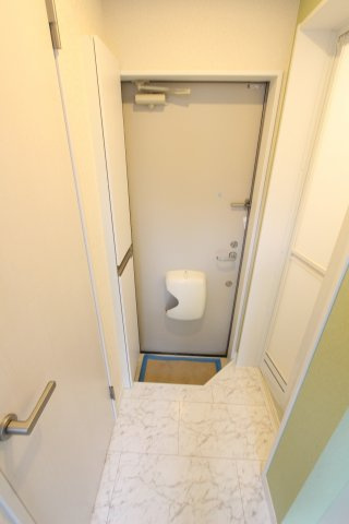 ユナイト新子安マリーローズの玄関|※同タイプ参考写真になります