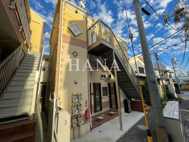 ユナイト新子安マリーローズの外観