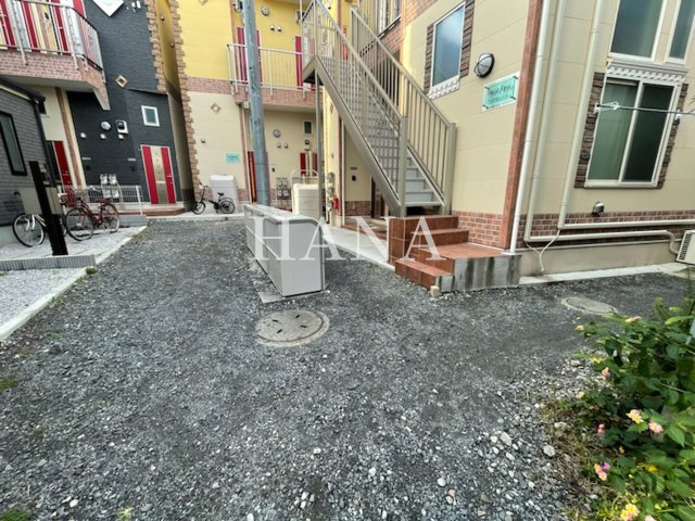 ユナイト新子安マリーローズのエントランス