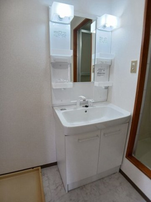 【洗面所】 | ファミリーハイツ | コンパクトで使いやすい洗面所